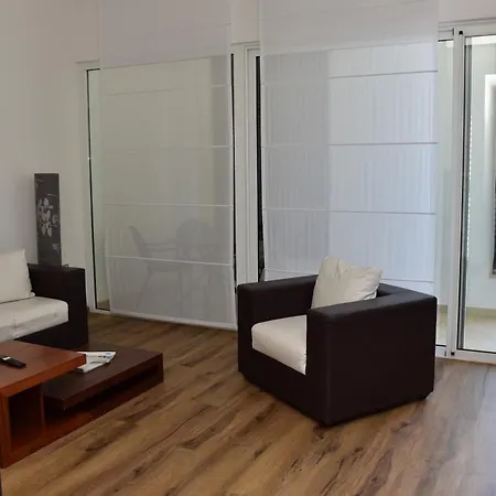 호텔 Lipa 포스티라