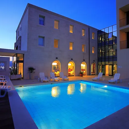 Lipa Hotel