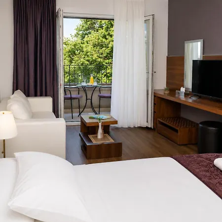 Hotel Lipa 4*