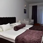 Lipa 4*