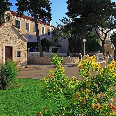 Hotel Lipa Postira
